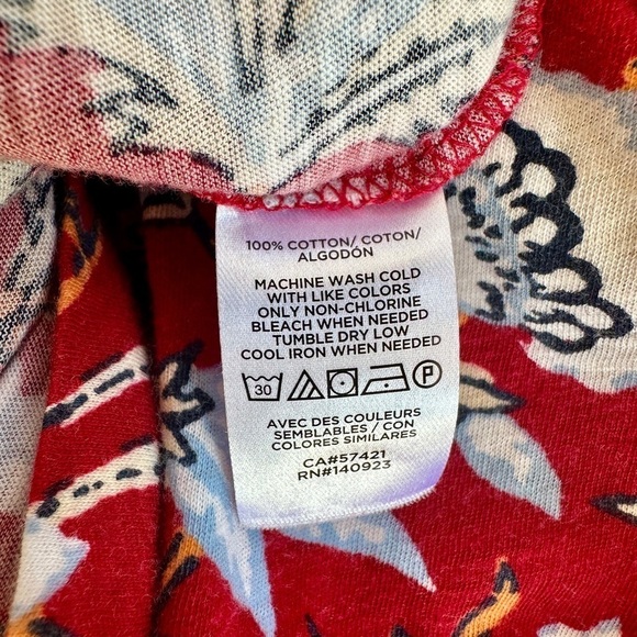 LOFT, WOMENS RED, FLORAL PRINT TOP. V-NECK, BUTTON FRONT, SHORT SLEEVE. SIZE L - Picture 7 of 7